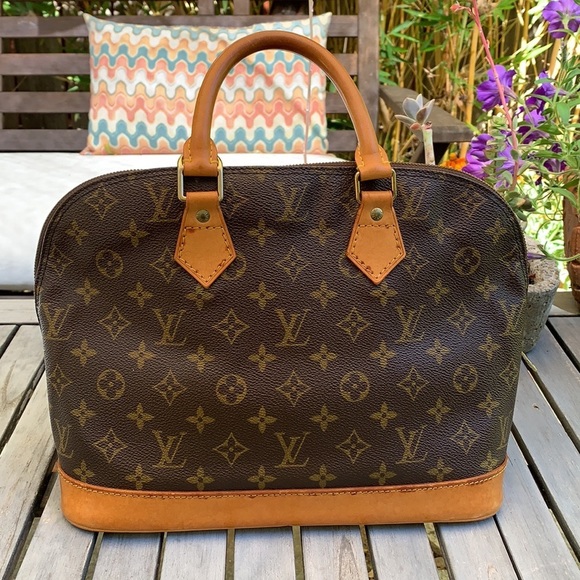 💗SOLD💗Louis Vuitton Alma in monogram canvas - Picture 2 of 16